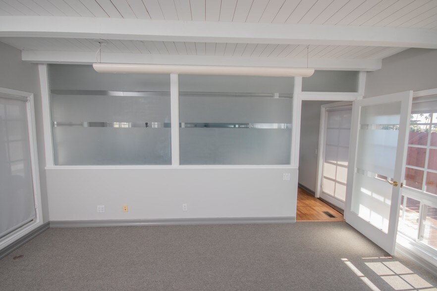 More Photos Of 4105 E Broadway, Long Beach Office For Lease