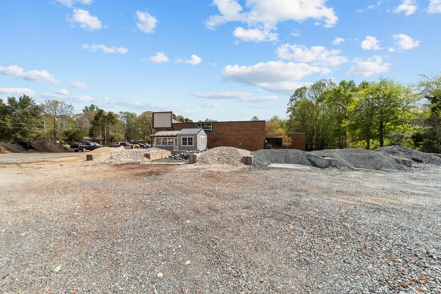 More Photos Of 110 E Wall St, Rural Hall Garden Center For Sale