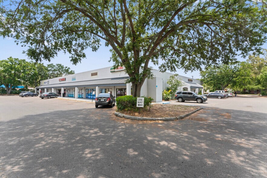More Photos Of 9340 N Florida Ave, Tampa Storefront For Lease