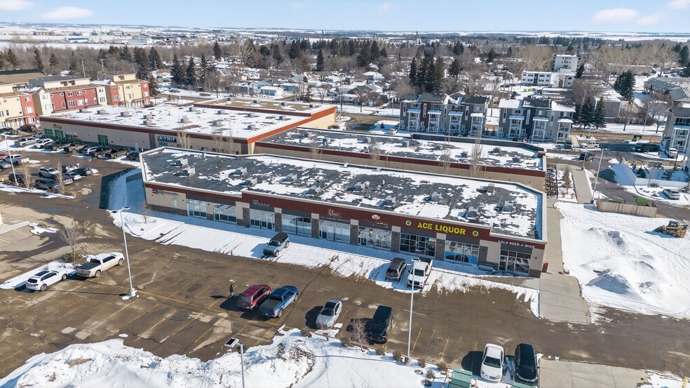 More Photos Of 10451 99 Ave, Fort Saskatchewan Storefront For Sale