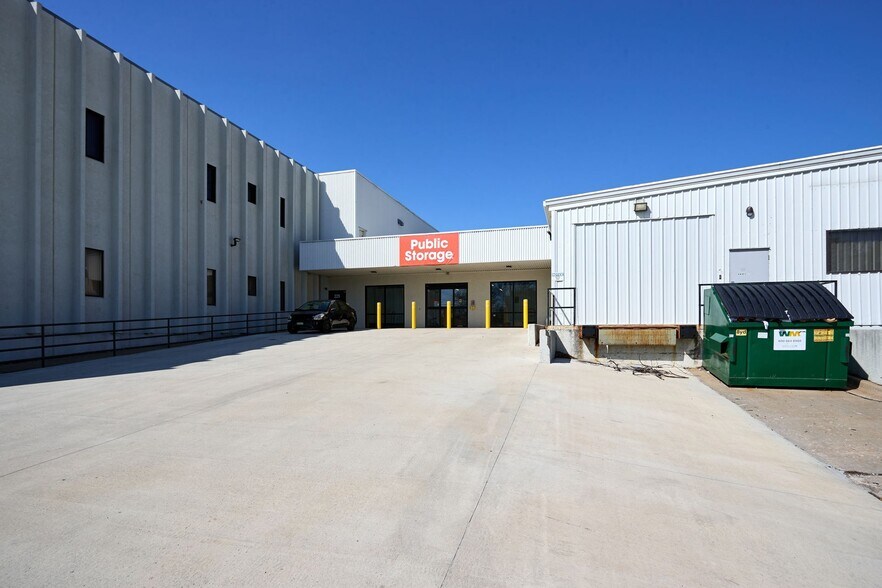 More Photos Of 225 N Monroe St, Olathe Self Storage For Sale