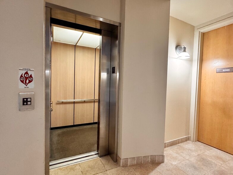 More Photos Of 684 Berkmar Cir, Charlottesville Office For Lease