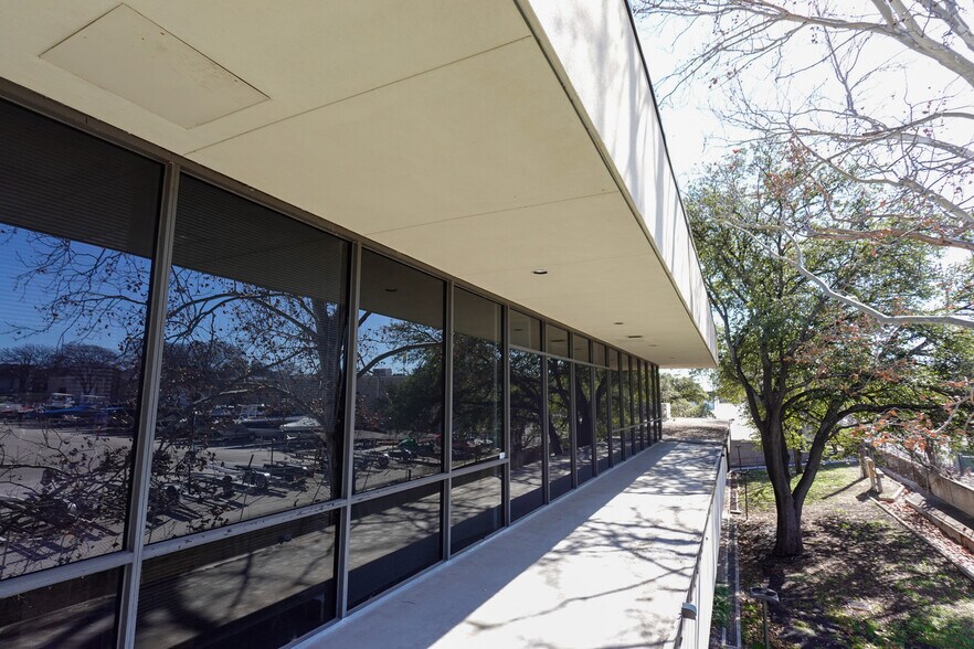 More Photos Of 6224 W Interstate 10, San Antonio Office For Sale