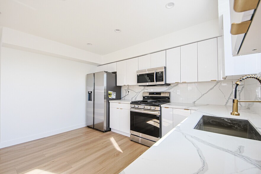More Photos Of 1636 Longwood Ave, Los Angeles Apartments For Sale