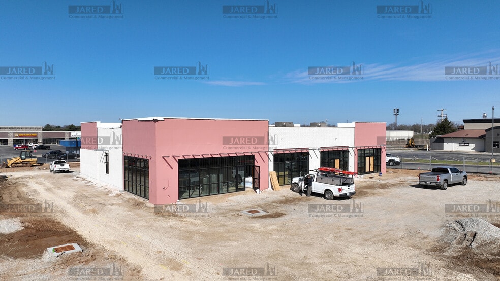 Primary Photo Of 1565-1585 S Jefferson Ave, Lebanon General Retail For Lease