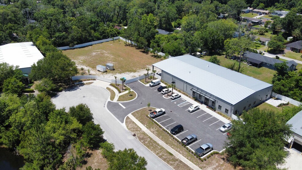 Primary Photo Of 10527 Craig Industrial Dr, Jacksonville Warehouse For Lease