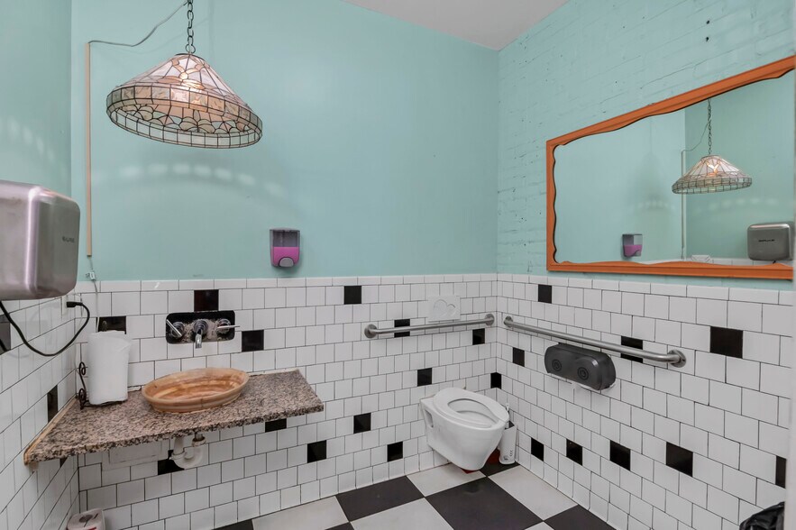 More Photos Of 300 State St, West Columbia Restaurant For Sale