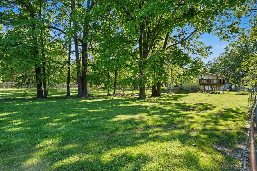 More Photos Of 4250 Herr Fieldhouse Rd, Southington Veterinarian Kennel For Sale