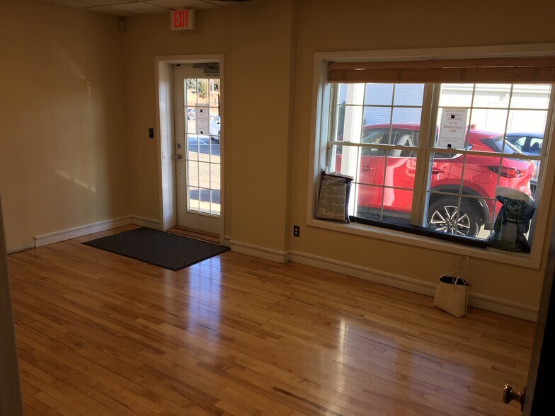 More Photos Of 168 Boston Post Rd, Madison Medical For Sale