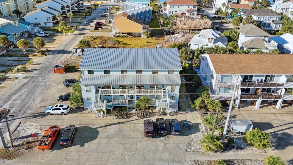 More Photos Of 8460 Gulf Blvd, Navarre Freestanding For Sale