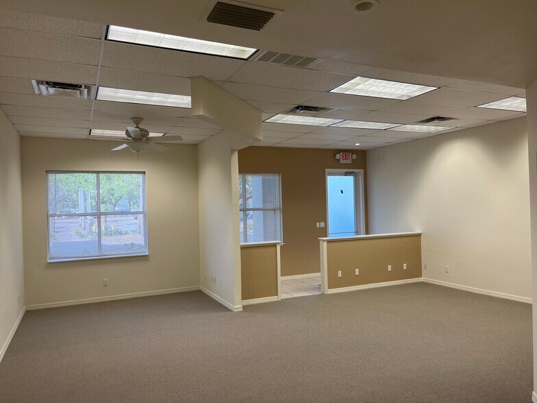 More Photos Of 515 E 27th St, Bradenton Office For Sale