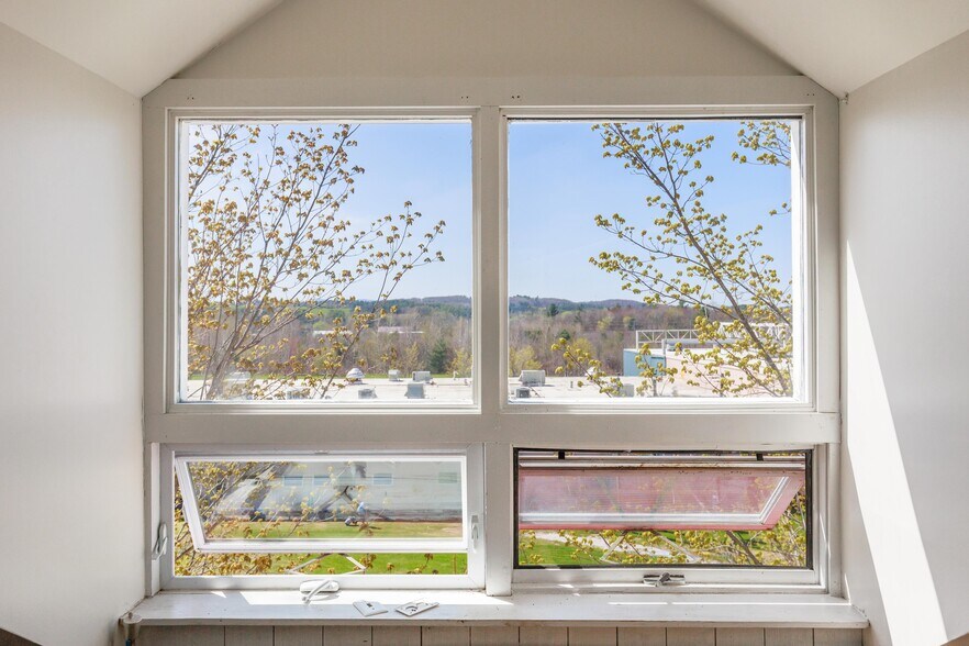 More Photos Of 5138 Shelburne Rd, Shelburne Office For Sale