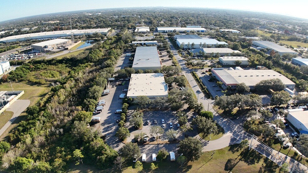 More Photos Of 4515 E 19th St, Bradenton Light Manufacturing For Lease