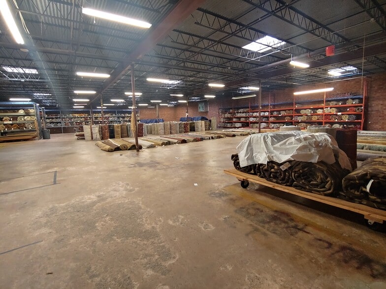 More Photos Of 500 Ennis St, High Point Warehouse For Sale