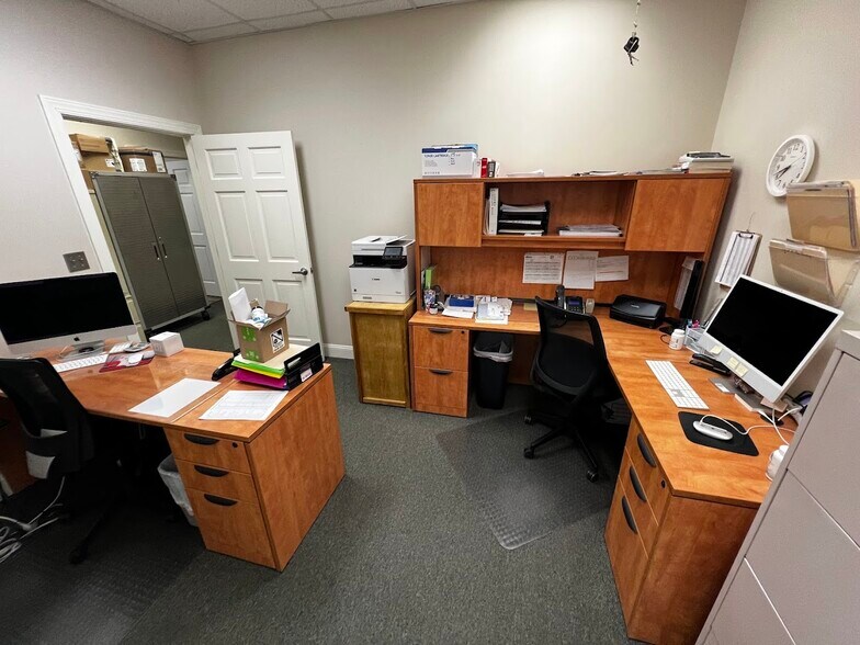 More Photos Of 1258 Mann Dr, Matthews Medical For Sale