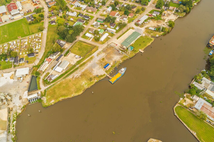 More Photos Of 1711 Dunn St, Houma Service For Lease