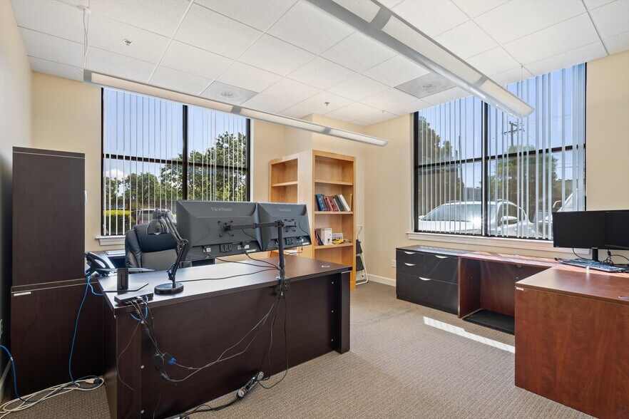 More Photos Of 1550 Airport Blvd, Santa Rosa Office For Lease