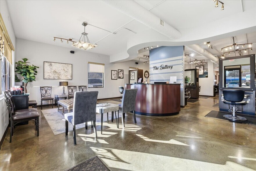 More Photos Of 1860 Madison Ave, Council Bluffs Office For Sale