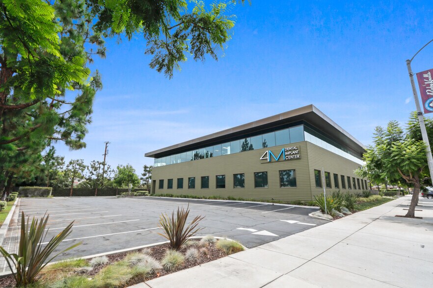 More Photos Of 3918 Long Beach Blvd, Long Beach Medical For Lease