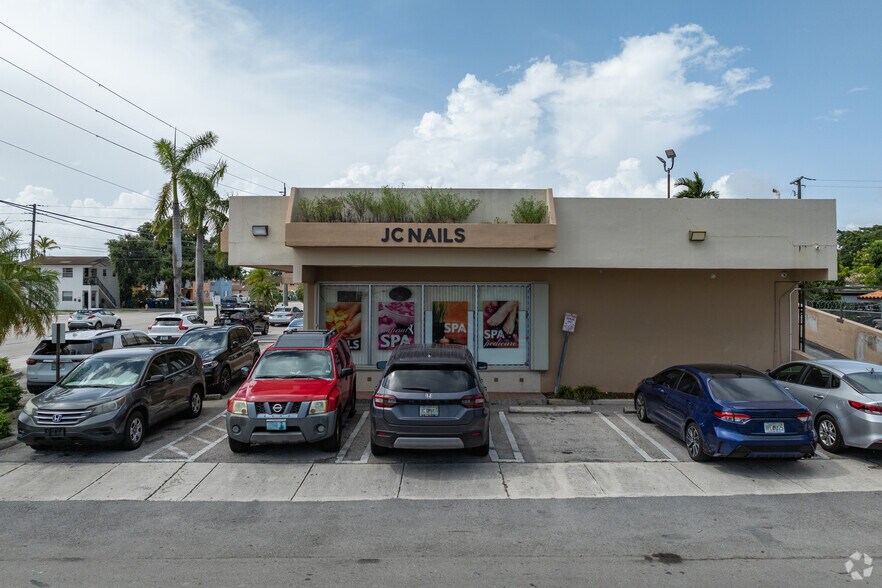 More Photos Of 601-625 SW 57th Ave, Miami Storefront Retail Office For Lease