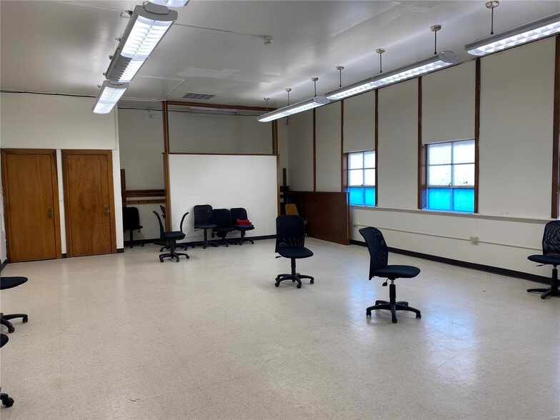 More Photos Of 3018-3020 Brantner Pl, Saint Louis Office For Sale