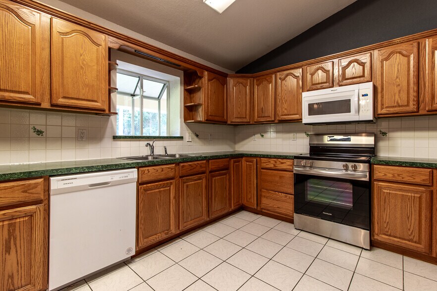 More Photos Of 3255 SE 3rd Ave, Ocala Office Residential For Sale