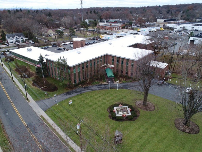 More Photos Of 80 Greenwood Ave, Midland Park Warehouse For Lease