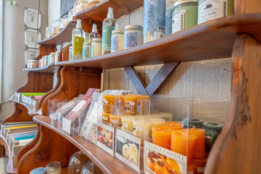 More Photos Of 16 West Main St, Wilmington General Retail For Sale