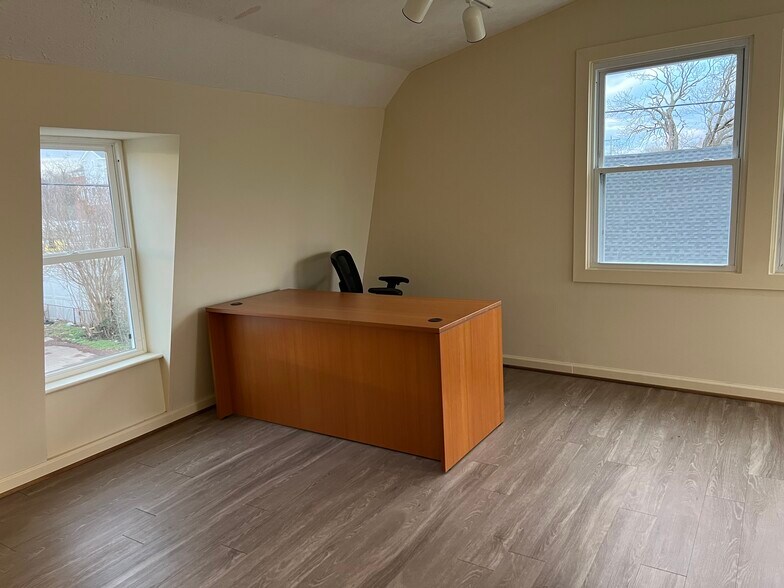 More Photos Of 7252 Benedict Ave, Benedict Storefront Retail Office For Lease