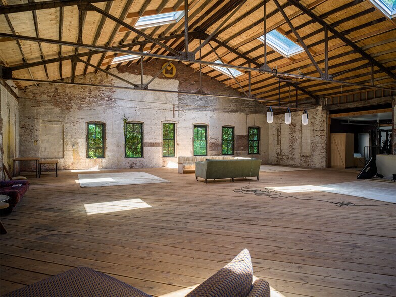 More Photos Of 1 Continental Hl, Glen Cove Warehouse For Sale