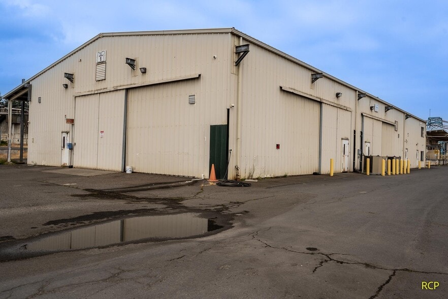More Photos Of 1400 Kaster Rd, Saint Helens Manufacturing For Sale