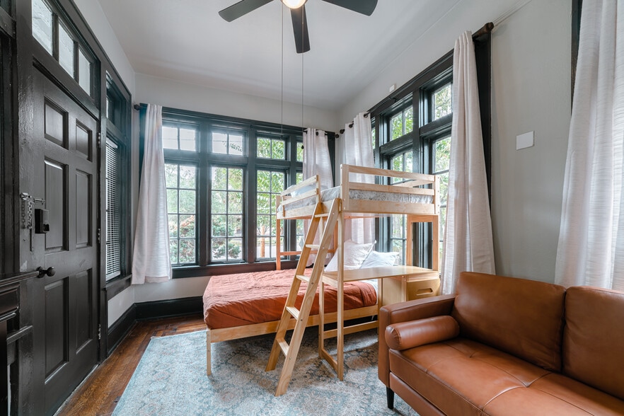 More Photos Of 207 Michigan Ave, Mobile Multifamily For Sale