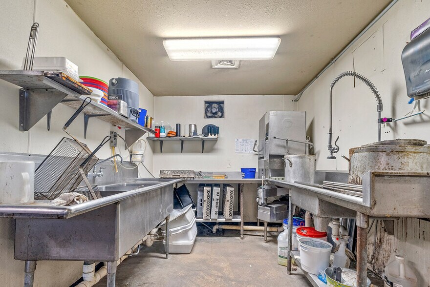 More Photos Of 364 Galley Rd, Camdenton Restaurant For Sale