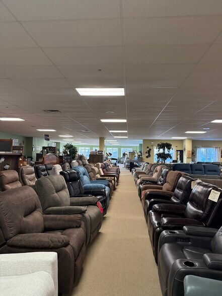 More Photos Of 411 Rt-108, Somersworth Freestanding For Sale