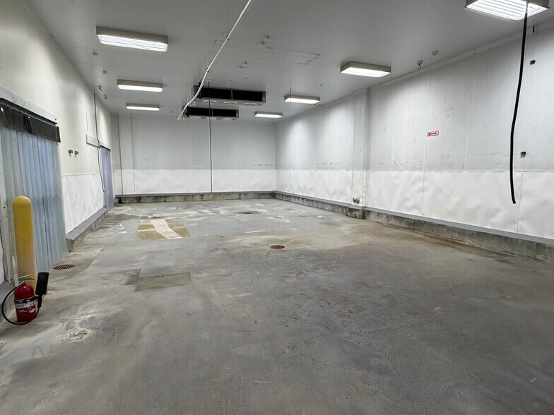 More Photos Of 2020 E 67th St, Los Angeles Food Processing For Lease