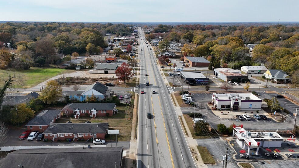 More Photos Of 732 W Taylor St, Griffin General Retail For Sale