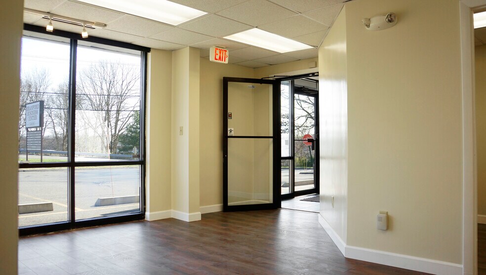 More Photos Of 540 E Main St, Branford Flex For Sale