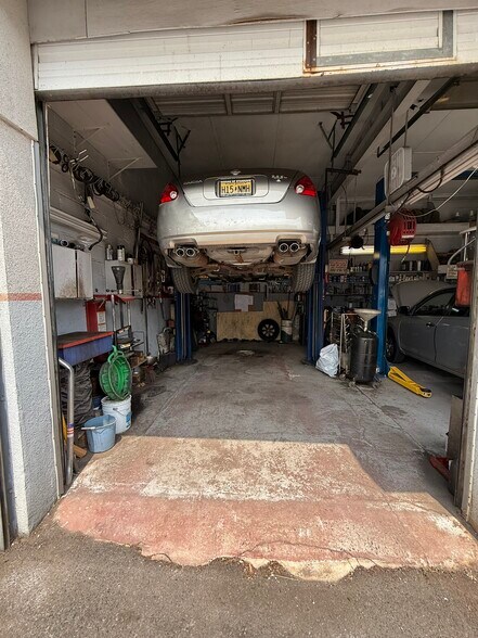 More Photos Of 500 Livingston St, Elizabeth Auto Repair For Sale