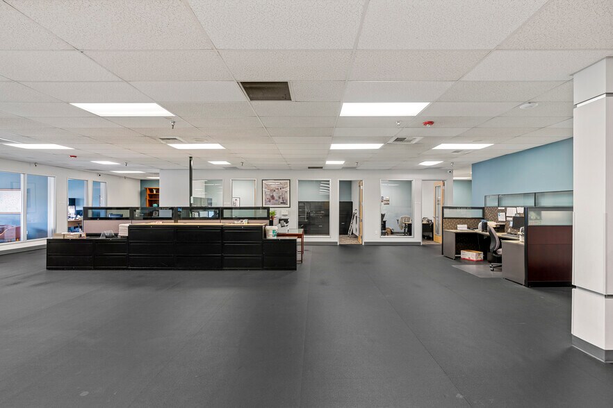 More Photos Of 1314 Auburn Way N, Auburn Health Club For Lease