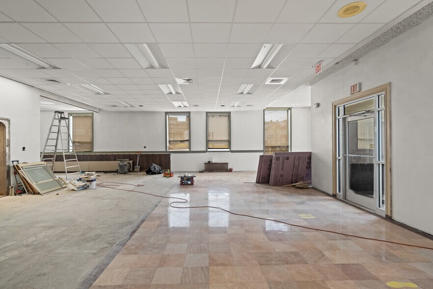 More Photos Of 107 E Main St, Bath Storefront For Lease