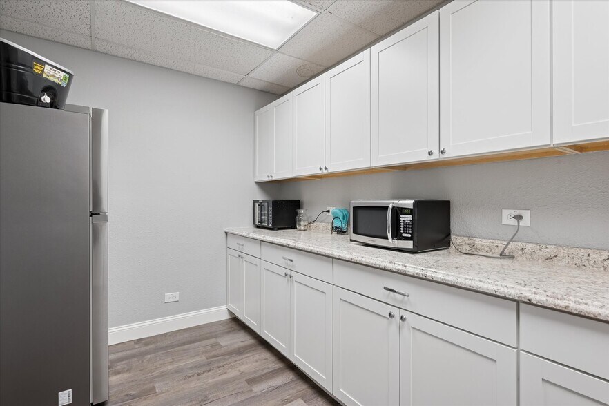 More Photos Of 8751 E Hampden Ave, Denver Office For Sale
