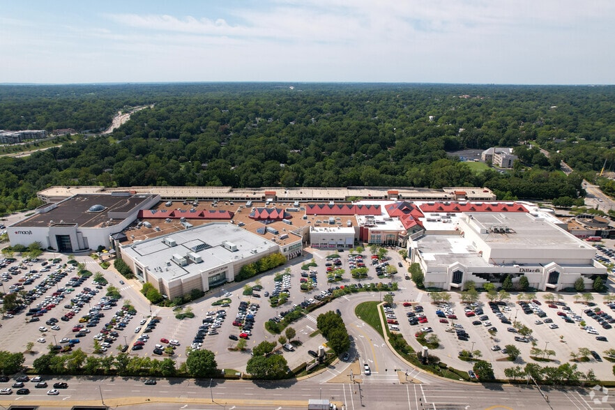 More Photos Of 1155-2461 St. Louis Galleria, Saint Louis Unknown For Lease