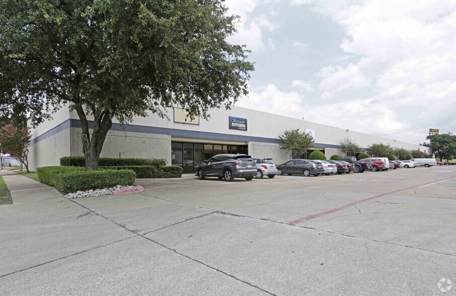 2154 W Northwest Hwy, Dallas, TX 75220 For Lease