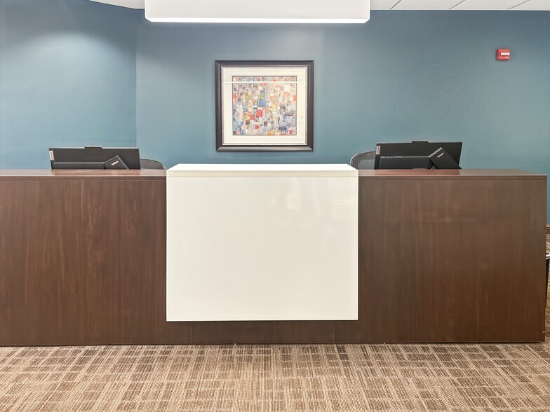 More Photos Of 4651 Salisbury Rd, Jacksonville Coworking Space