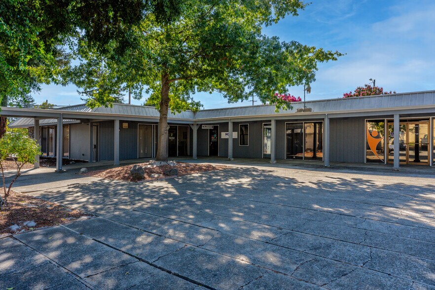 More Photos Of 776 S State St, Ukiah Medical For Lease