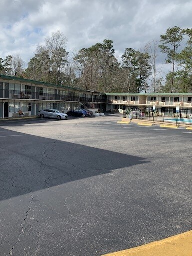 Primary Photo Of 1101 Church St, Conway Hotel For Sale