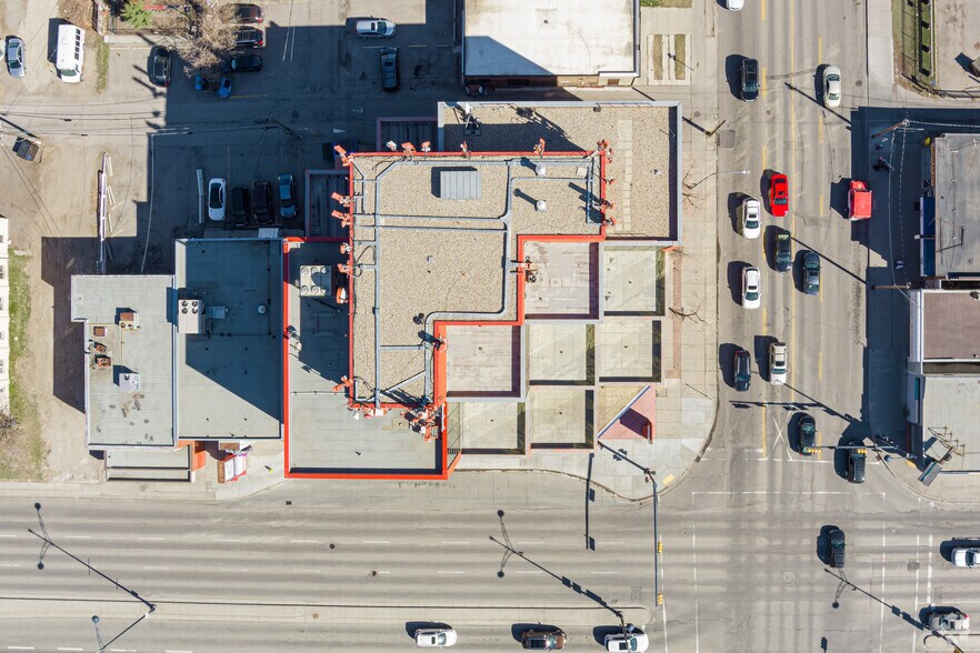 More Photos Of 1701 Centre St NW, Calgary Office For Lease