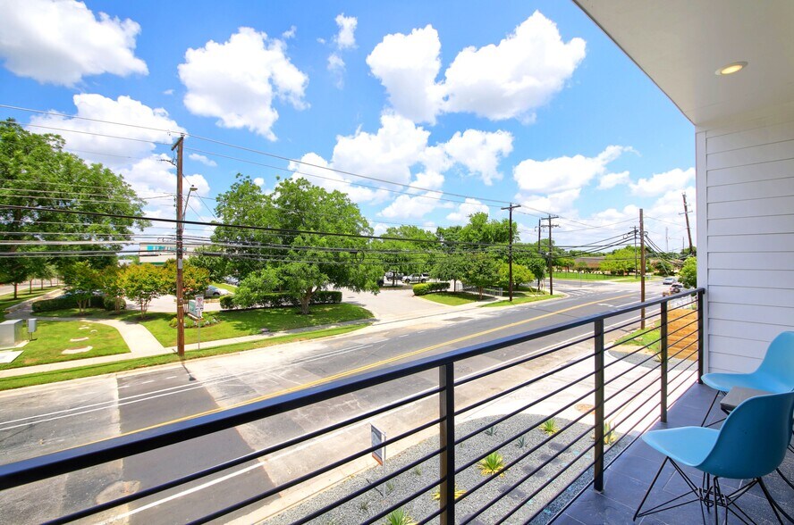 More Photos Of 6001 Bolm Rd, Austin Apartments For Sale