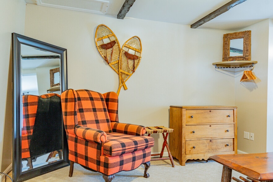 More Photos Of 157 Main St, Belgrade Hotel For Sale