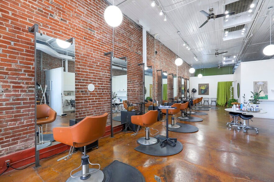 More Photos Of 120-122 W 5th St, Kansas City Storefront Retail Residential For Sale